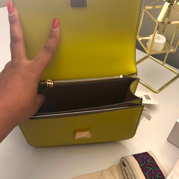 Tory Burch Small Eleanor Convertible Leather Shoulder Bag AUTHENTIC - Picture 4 of 7